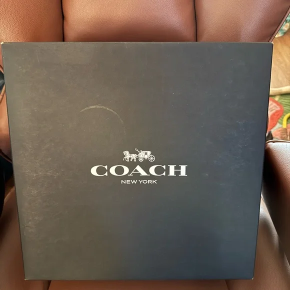 Coach Empire 28 Carryall in Black - Picture 9 of 11